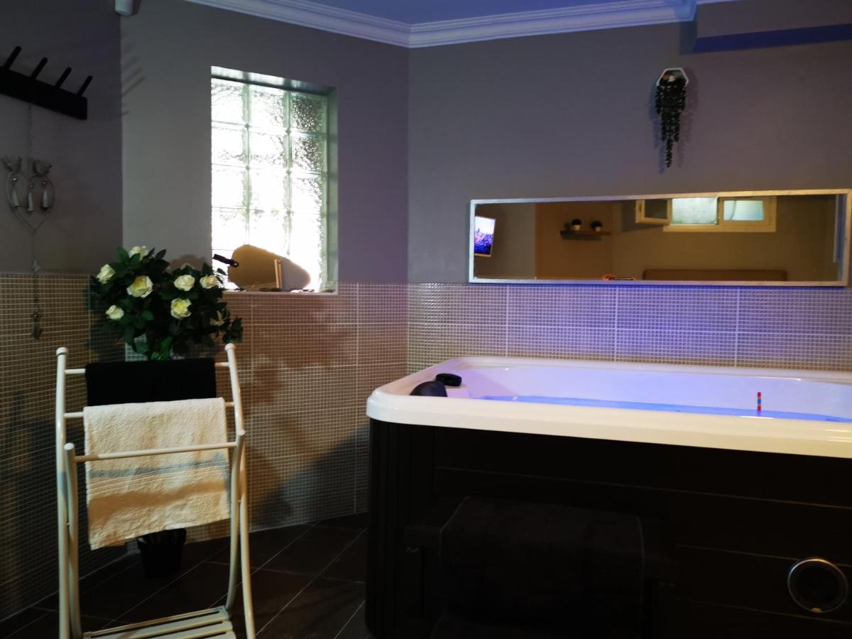 Suite Jacuzzi Au Calme Domont Dış mekan fotoğraf