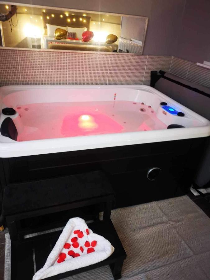 Suite Jacuzzi Au Calme Domont Dış mekan fotoğraf